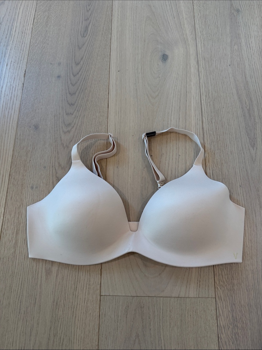 NWT Victoria’s Secret Light Nude T-Shirt Bra with Smooth Cups Size 36C